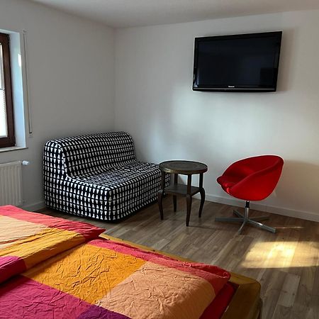 Ruhige Wohnung In Feldrandlage Massenbachhausen Extérieur photo